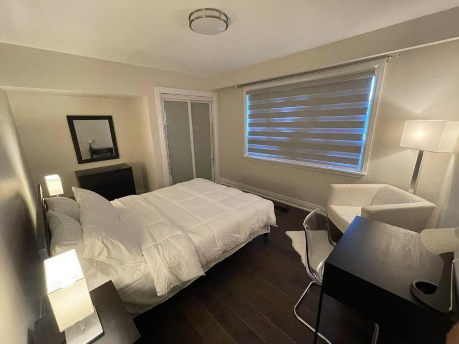 3-Bedroom Modern Luxury Apartment In The Heart Of City 多伦多 外观 照片